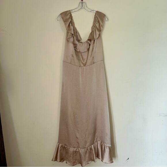Show Me Your Mumu Alexis Midi in Champagne Luxe Satin size Large - Picture 3 of 13